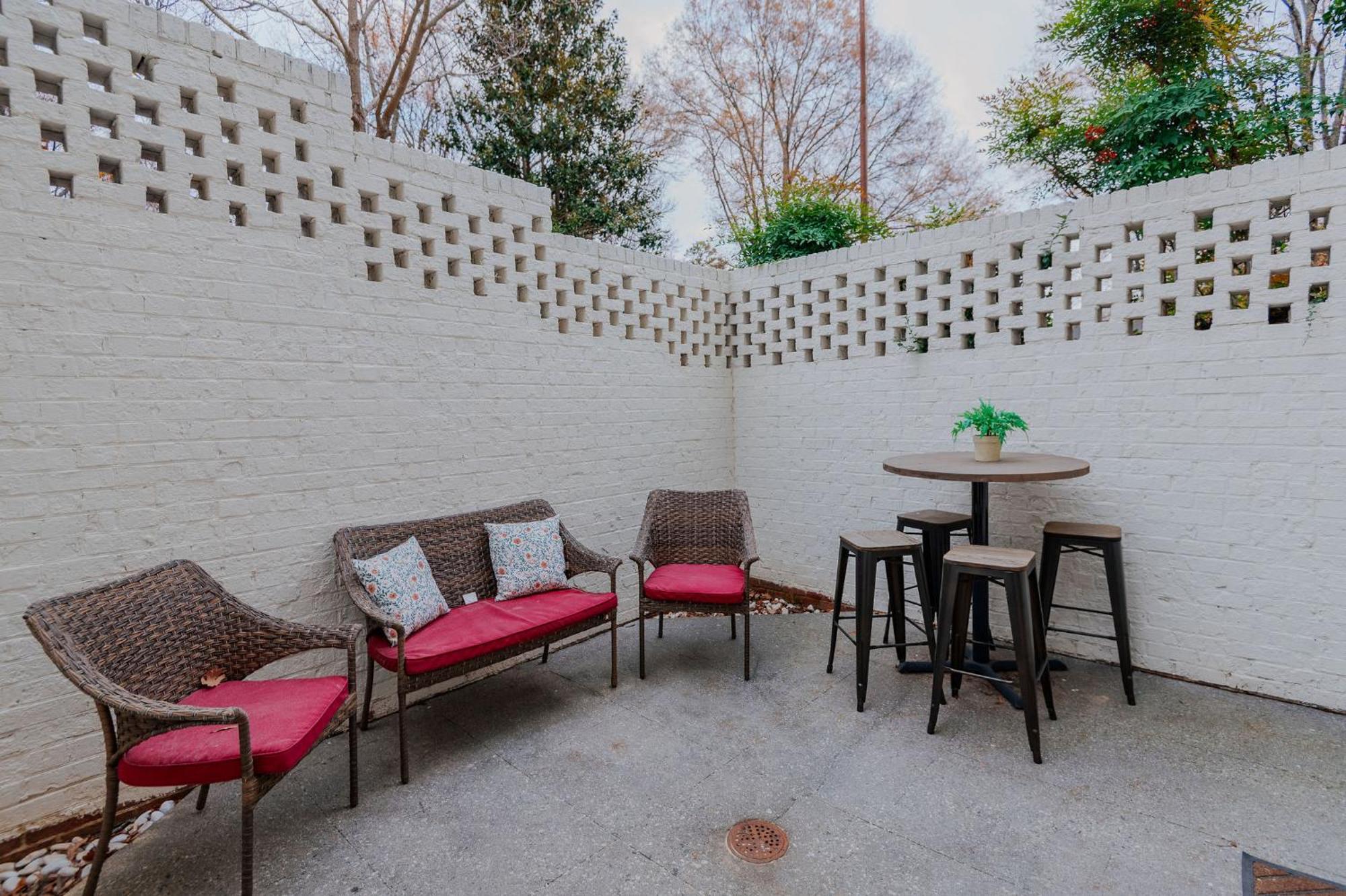 Artopia Retreat And Marys Gatehouse Greensboro Exterior foto